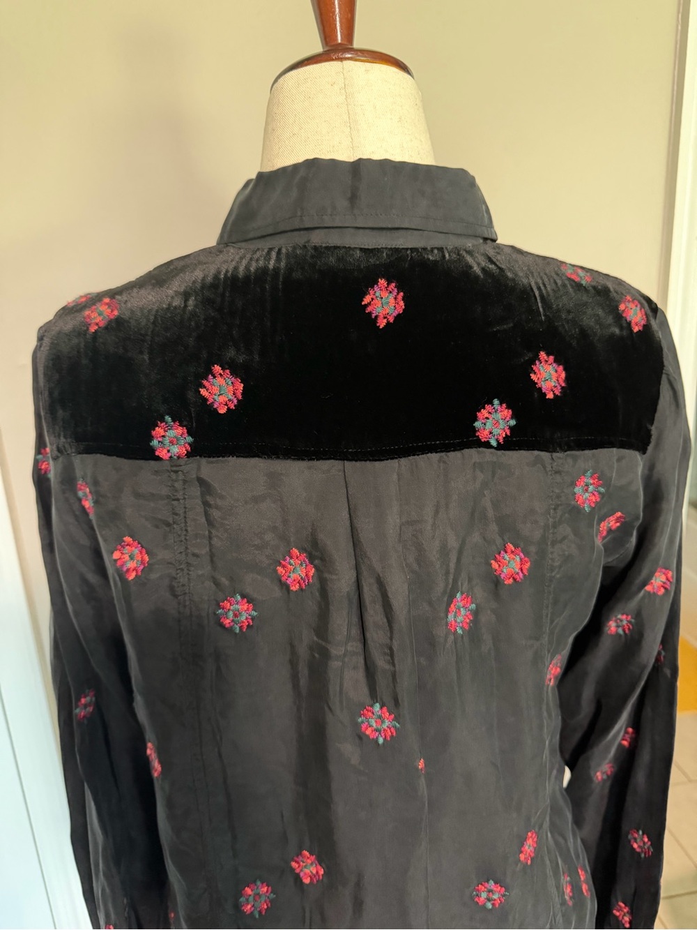 Johnny Was - Western Embroidered Button-Down Shirt with Velvet Yoke - Picture 4 of 15